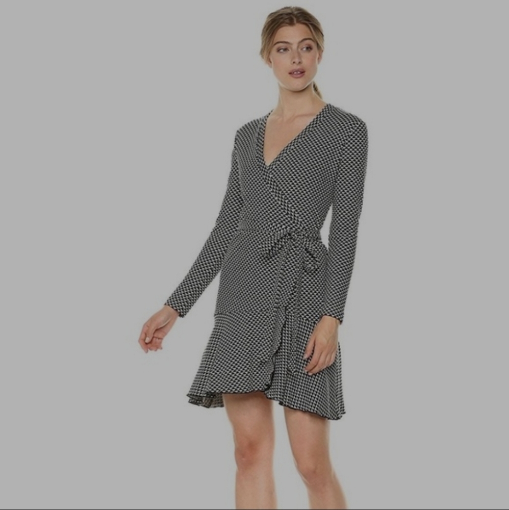 Beautiful Nicole Miller Geometric Wrap Dress Size S MSRP $365